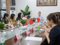 一纸聘书承责任！成都铁中红旗校区家校以“亲清”协作护成长