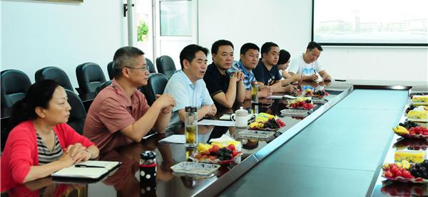 崇庆中学迎接宜宾市江安中学教师一行到校交流访问